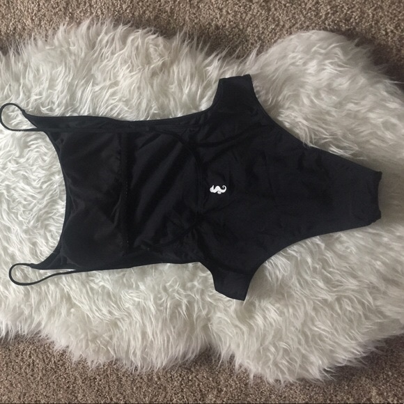 Black one piece! - Picture 2 of 2